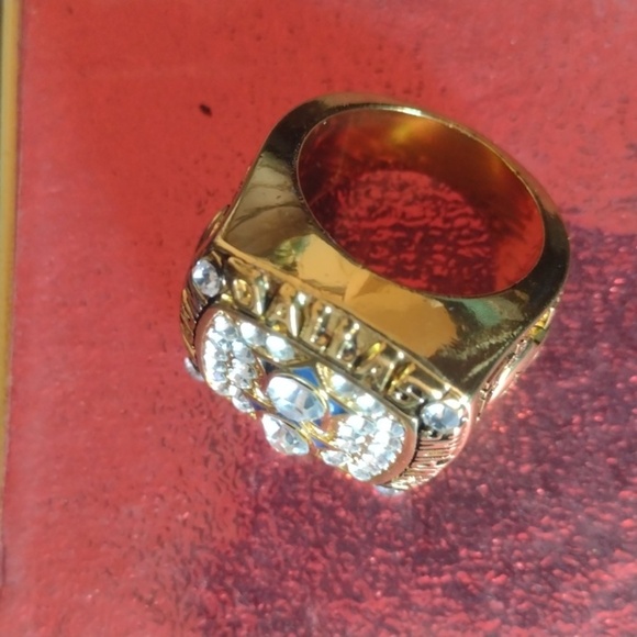Dallas Cowboys Ring - Picture 4 of 5
